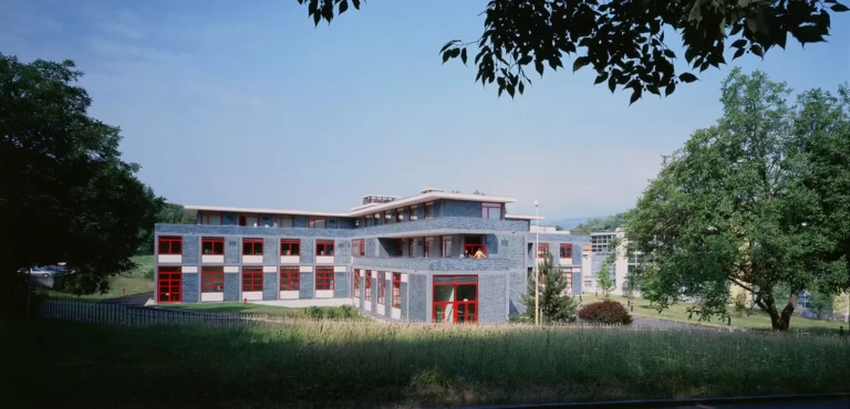 История Arduino LLC - от идеи до производства плат - читать статью на сайте arduino-uno-ws.ru arduino uno workshop ардуино электроника робототехника программирование. История создания компании Arduino Ардуино